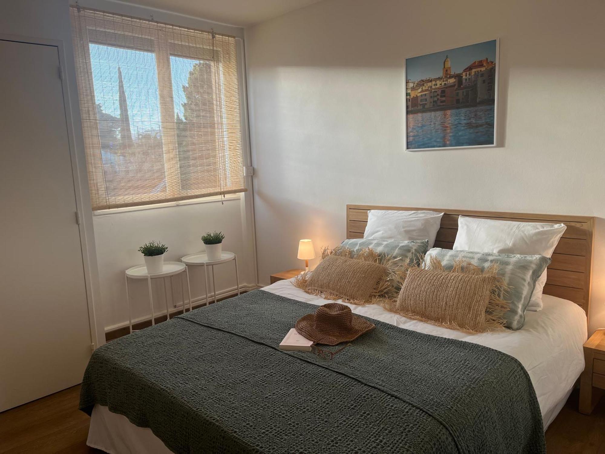 Terrasse Vue Mer - Appartement 6 Pers, 3 Chambres Et Parking A St Tropez Saint Tropez Bagian luar foto