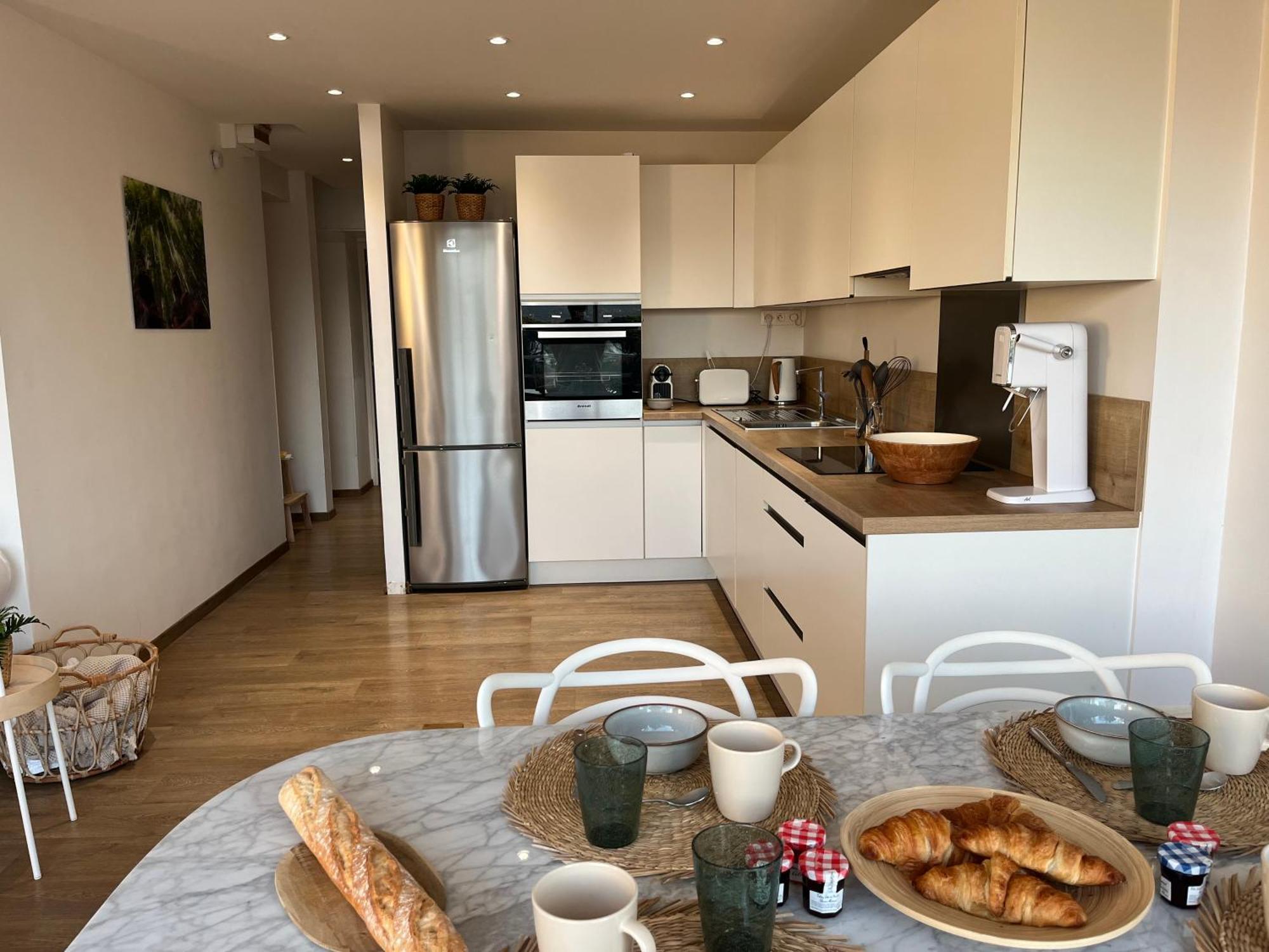 Terrasse Vue Mer - Appartement 6 Pers, 3 Chambres Et Parking A St Tropez Saint Tropez Bagian luar foto